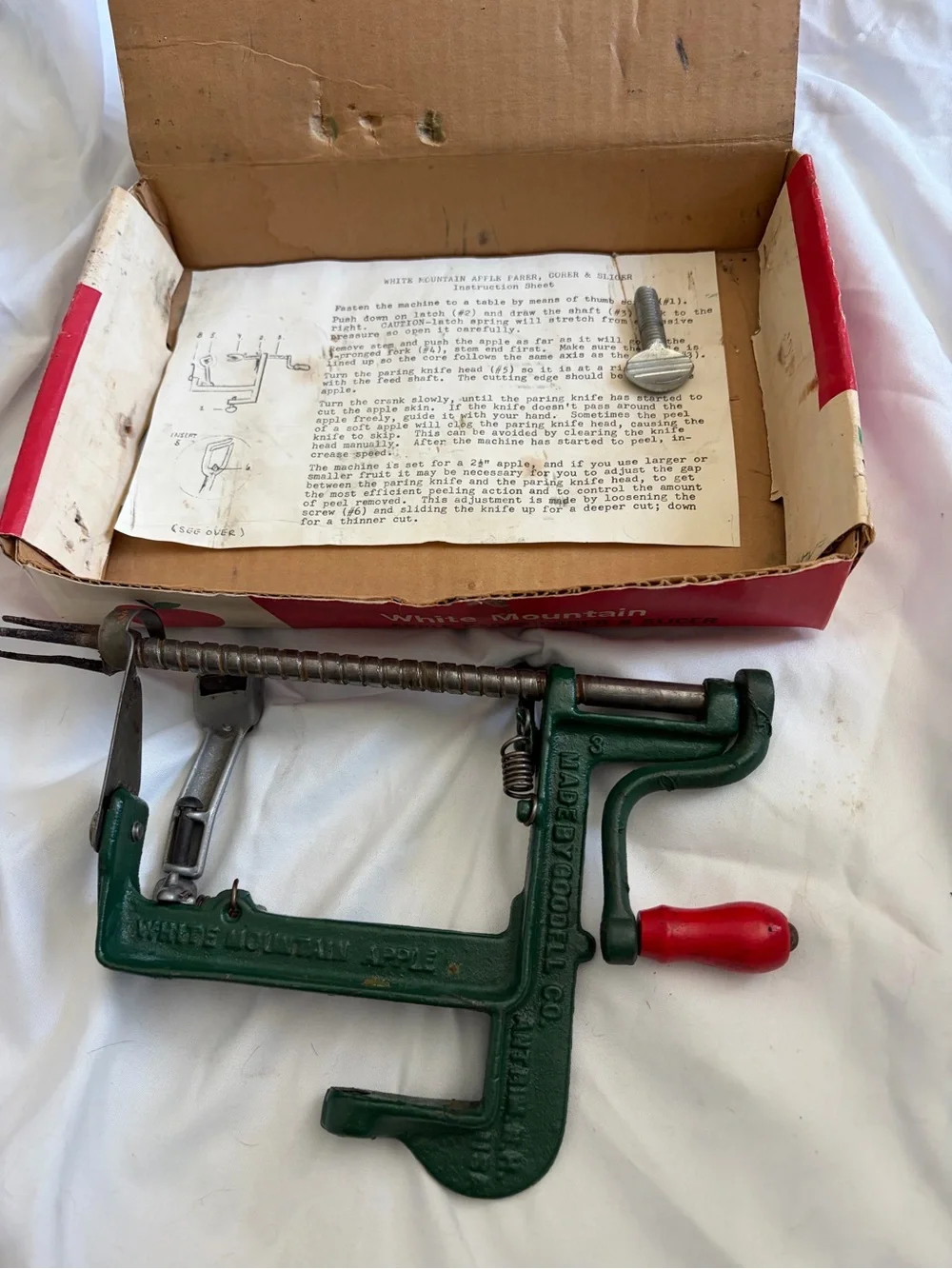 Vintage White Mountain No3 Apple Parer, Corer  Slicer  Green with Box and Manual